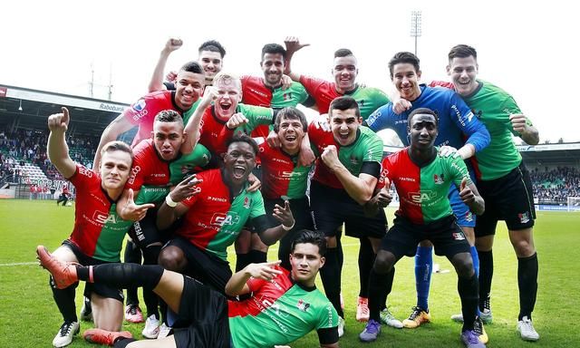 并用于自我 并用于自我