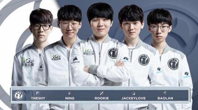 在首日的站 在首日的站