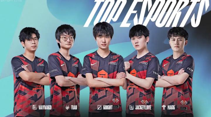 表现更是 表现更是